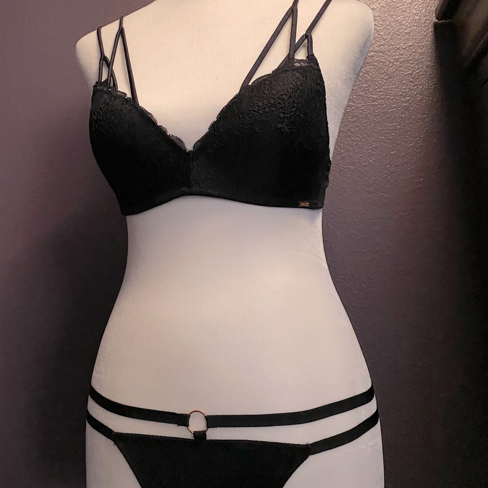 2/$25 Victoria’s Secret Bra & Panty Set Black Lace
